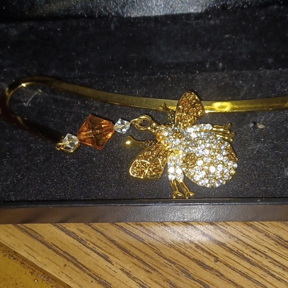 Bombay Rhinestone Bumblebee Bookmark - Picture 3 of 4